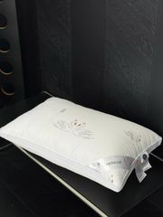 goi moncler size 48x74cm doi gom 2 cai