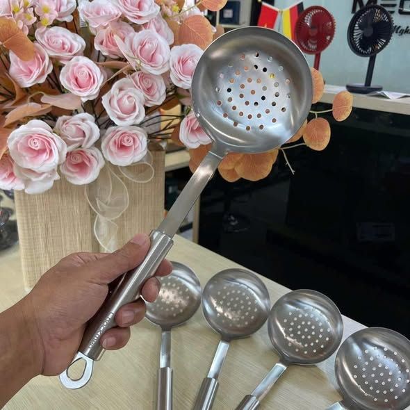 muoi thung vot lau inox chockmen size 12cm