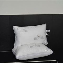 set 2 goi moncler size 48x74cm