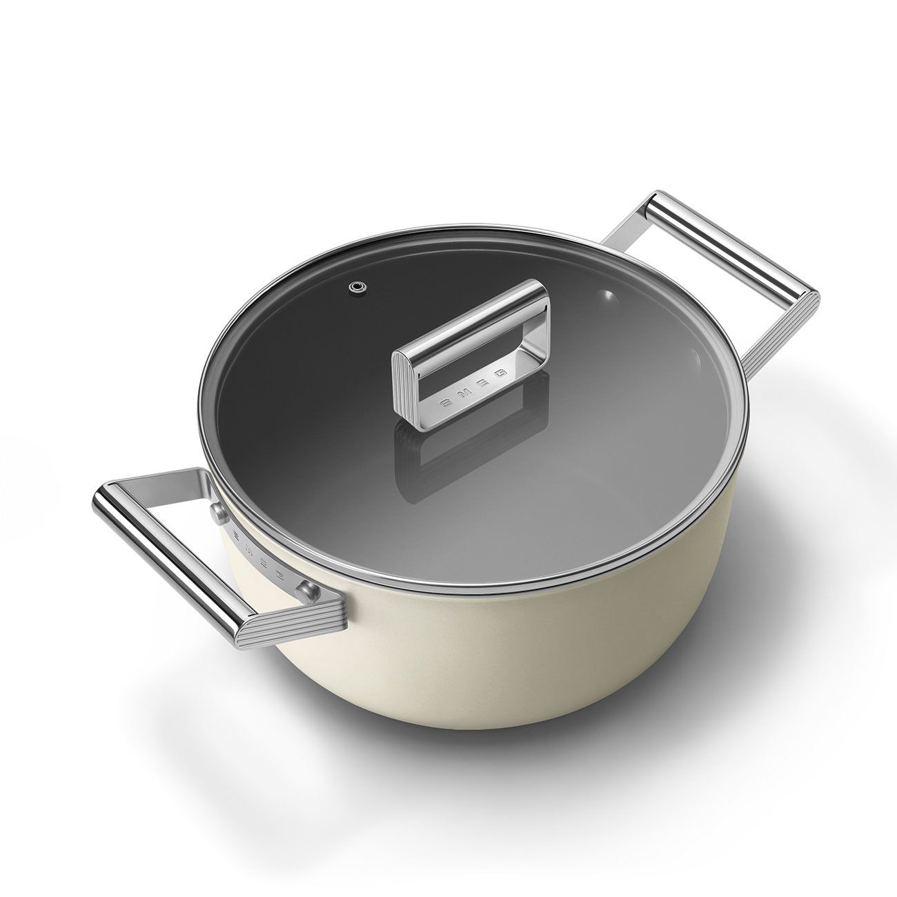 noi casserole smeg csf2412crm 24cm mau kem vung kinh