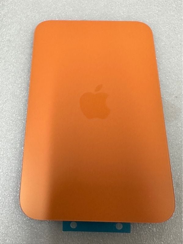 Lưng Iphone 17 Pro Max Zin - Cam (+ sạc không dây )