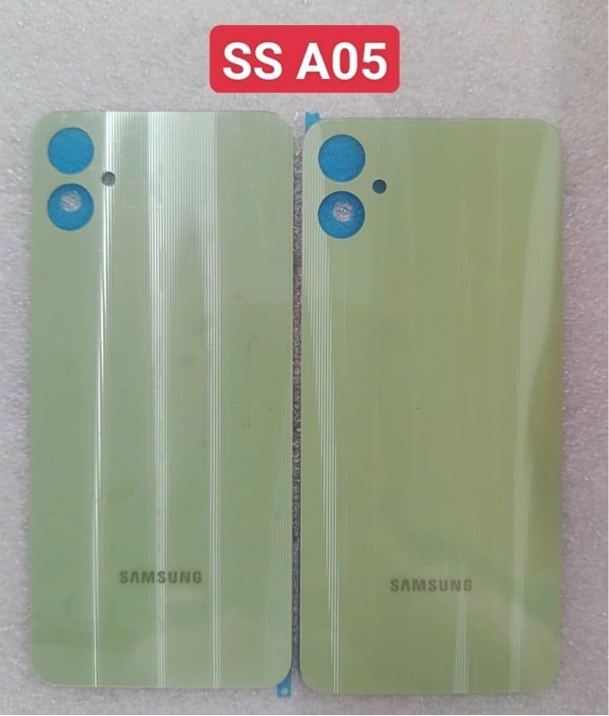 Lưng Samsung A05 Xanh Lá Zin