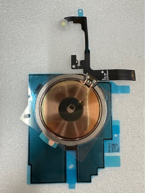 Dây Nút Nguồn + Dây Âm Lượng (DNAL) + Vỹ Sạc Nhanh Không Dây Iphone 16 Pro