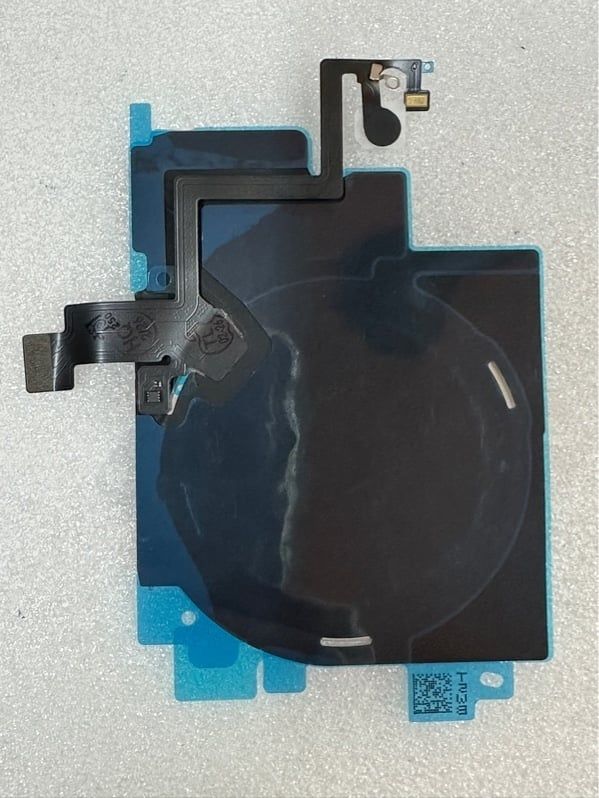 Dây Nút Nguồn + Dây Âm Lượng (DNAL) + Vỹ Sạc Nhanh Không Dây Iphone 16