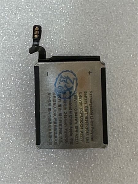 Pin Apple Watch S5 / SE / 40mm