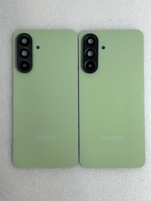 Lưng Samsung A56 Xanh Lá ( + KC)