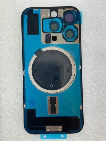 Lưng Iphone 16 Pro Zin - Trắng ( + Cam + Sạc Không Dây )