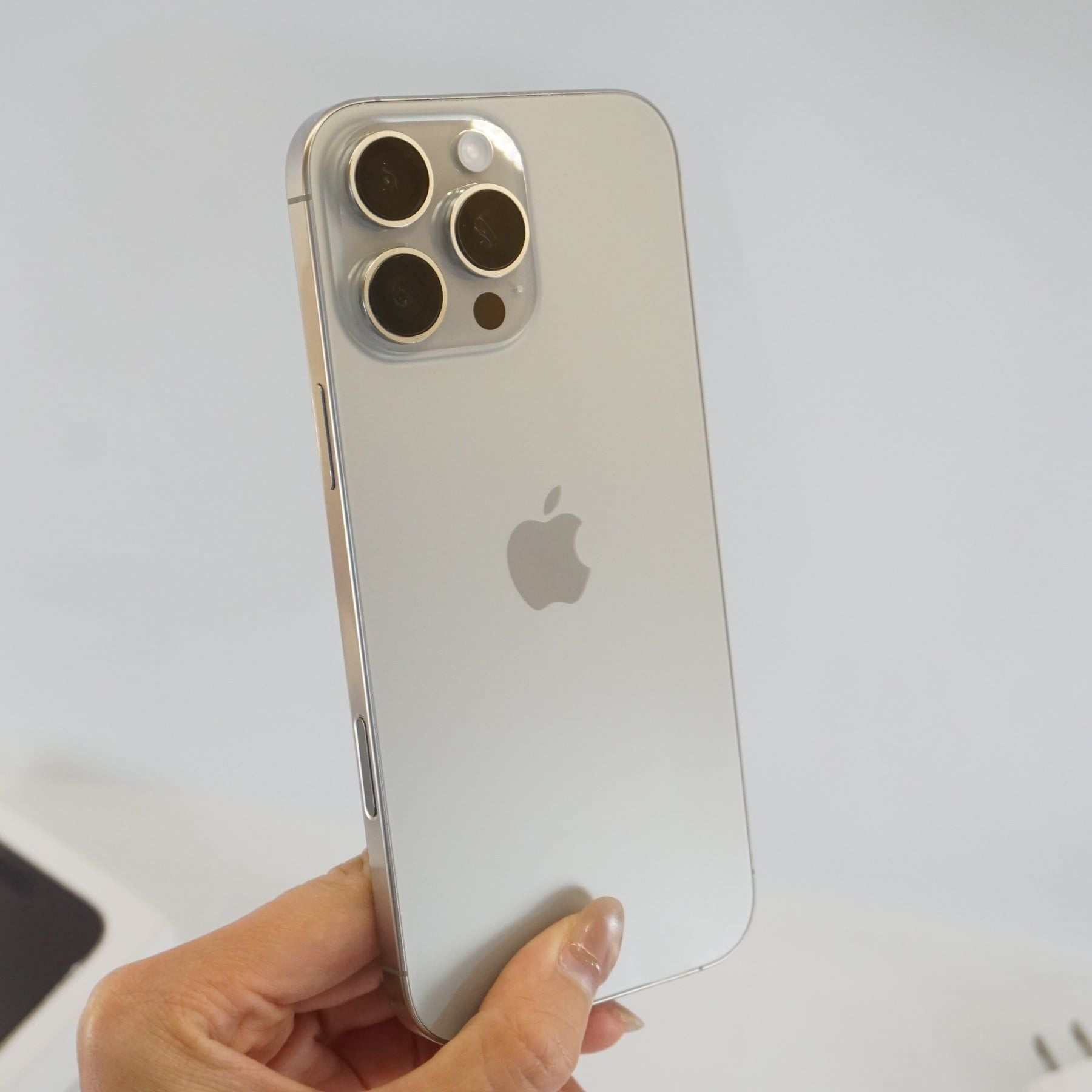 iPhone 16 Pro Max 512GB Quốc tế cũ 99% - Tự Nhiên
