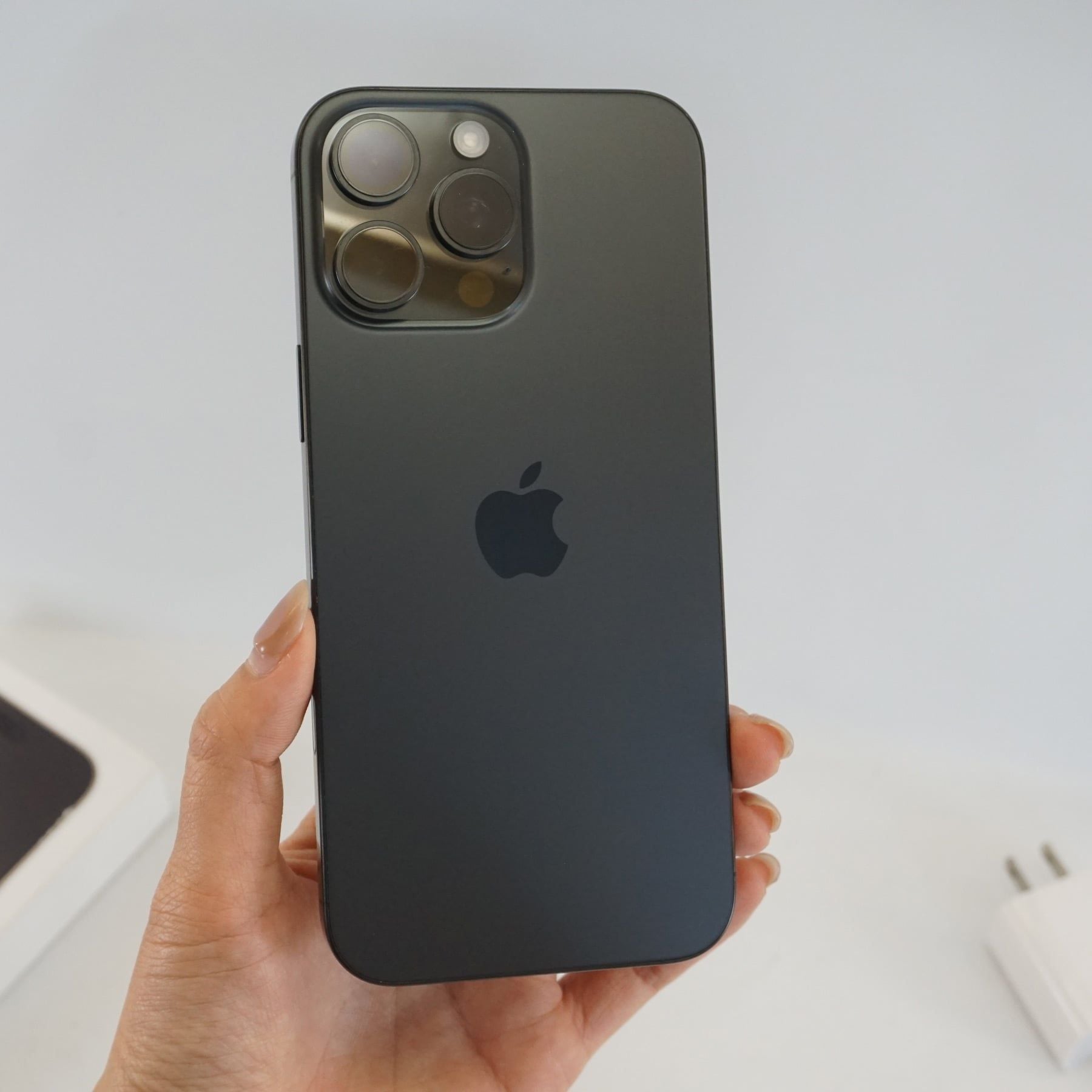 iPhone 16 Pro Max 512GB Quốc tế cũ 99% - Đen