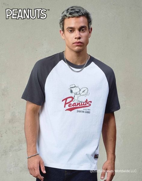 Áo Thun Nam Raglan Peanuts Touchdown Form Regular