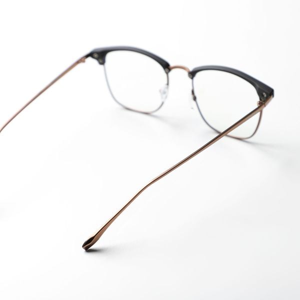 Mắt Kính Nam Gọng Kim Loại Oval Nâu Trong