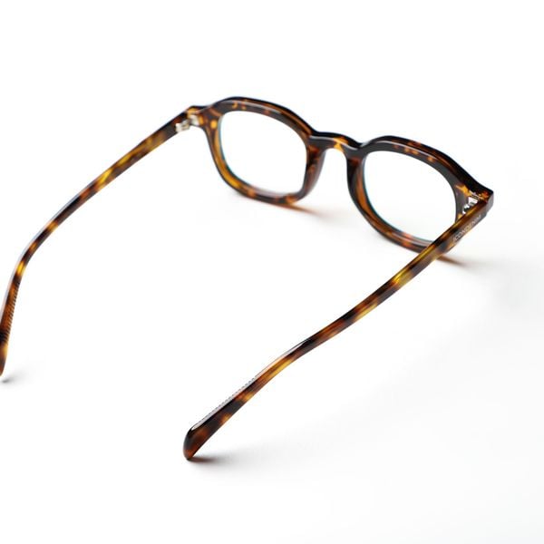 Mắt Kính Nam Gọng Mắt Mèo Acetate Nâu Vân Cổ Điển