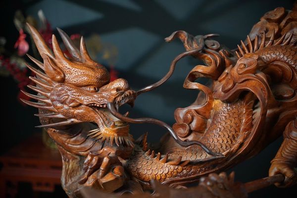 tượng quan công song long gỗ hương ta