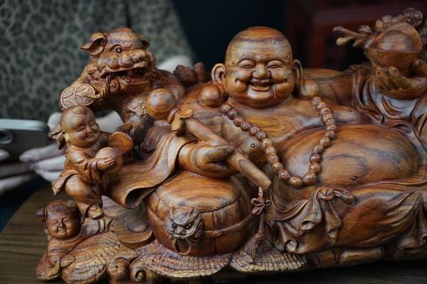 di lặc ngũ phúc gỗ sưa bắc