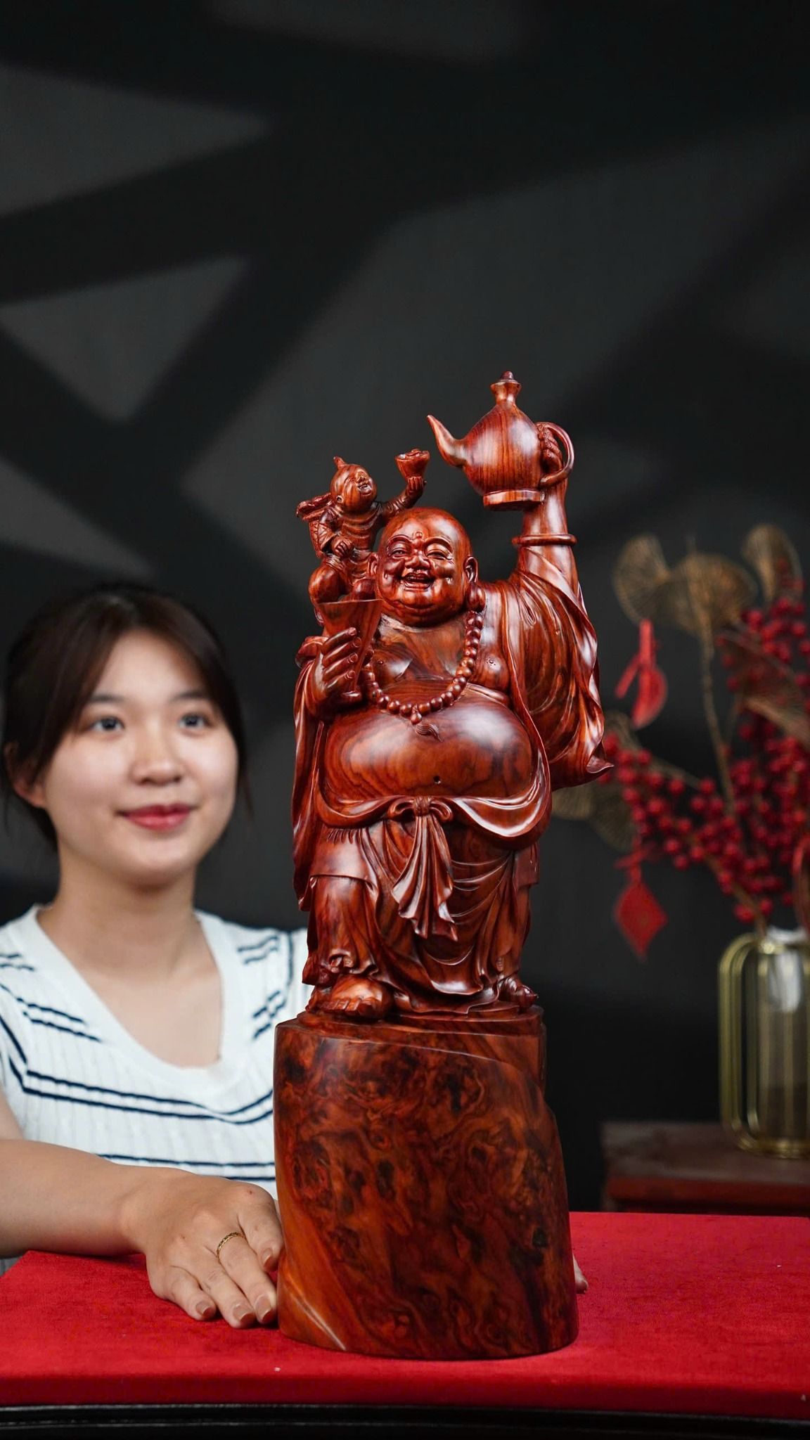 di lặc nhất phúc gỗ nu trắc