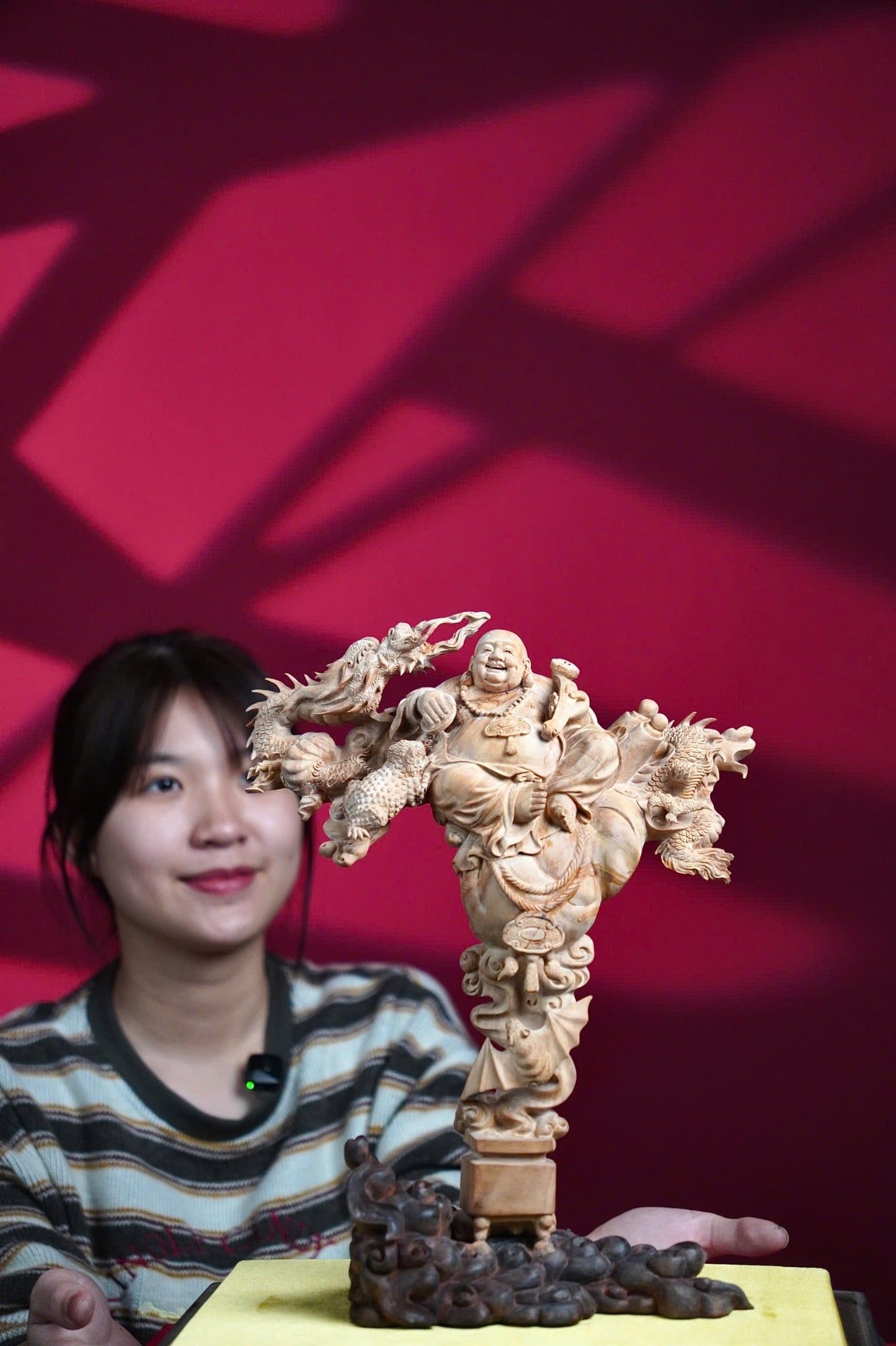 di lặc ngự long gỗ đàn hương ấn độ