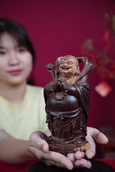 di lặc chúc phúc gỗ sưa quảng bình