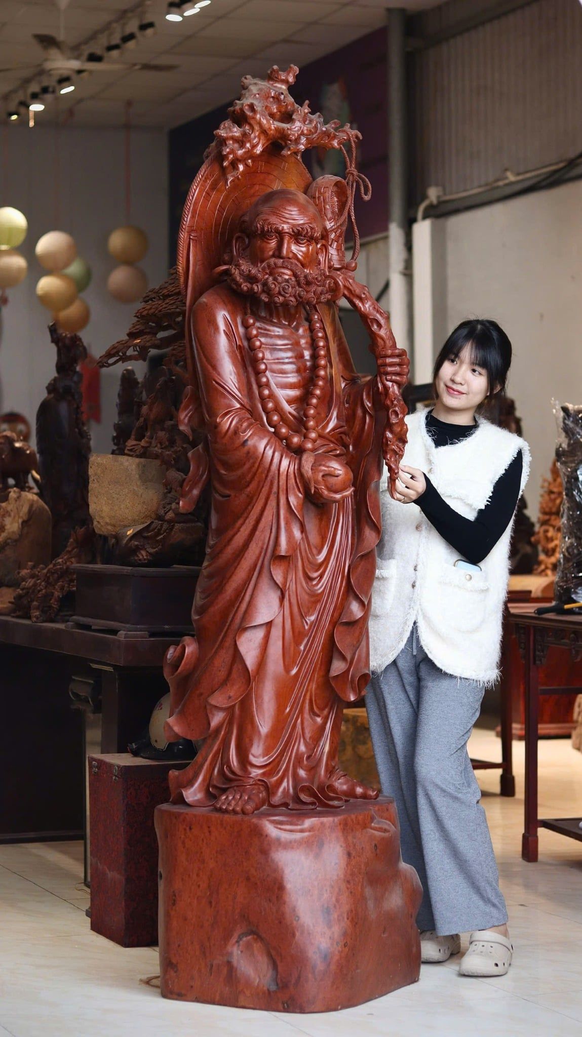 Tượng Đạt Ma sư tổ gỗ nu gõ đỏ