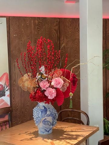 Set hoa Tết (bình của khách)