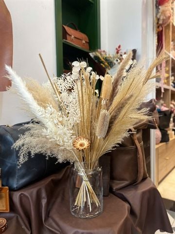 Bình hoa thả bình nội thất tone neutral