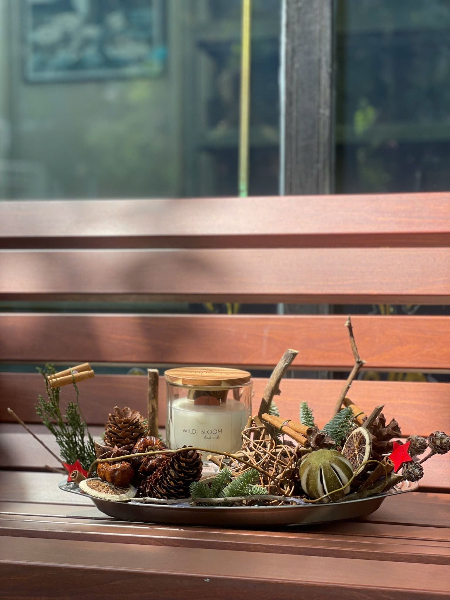 Khay decor xmas nến thơm và hoa quả khô