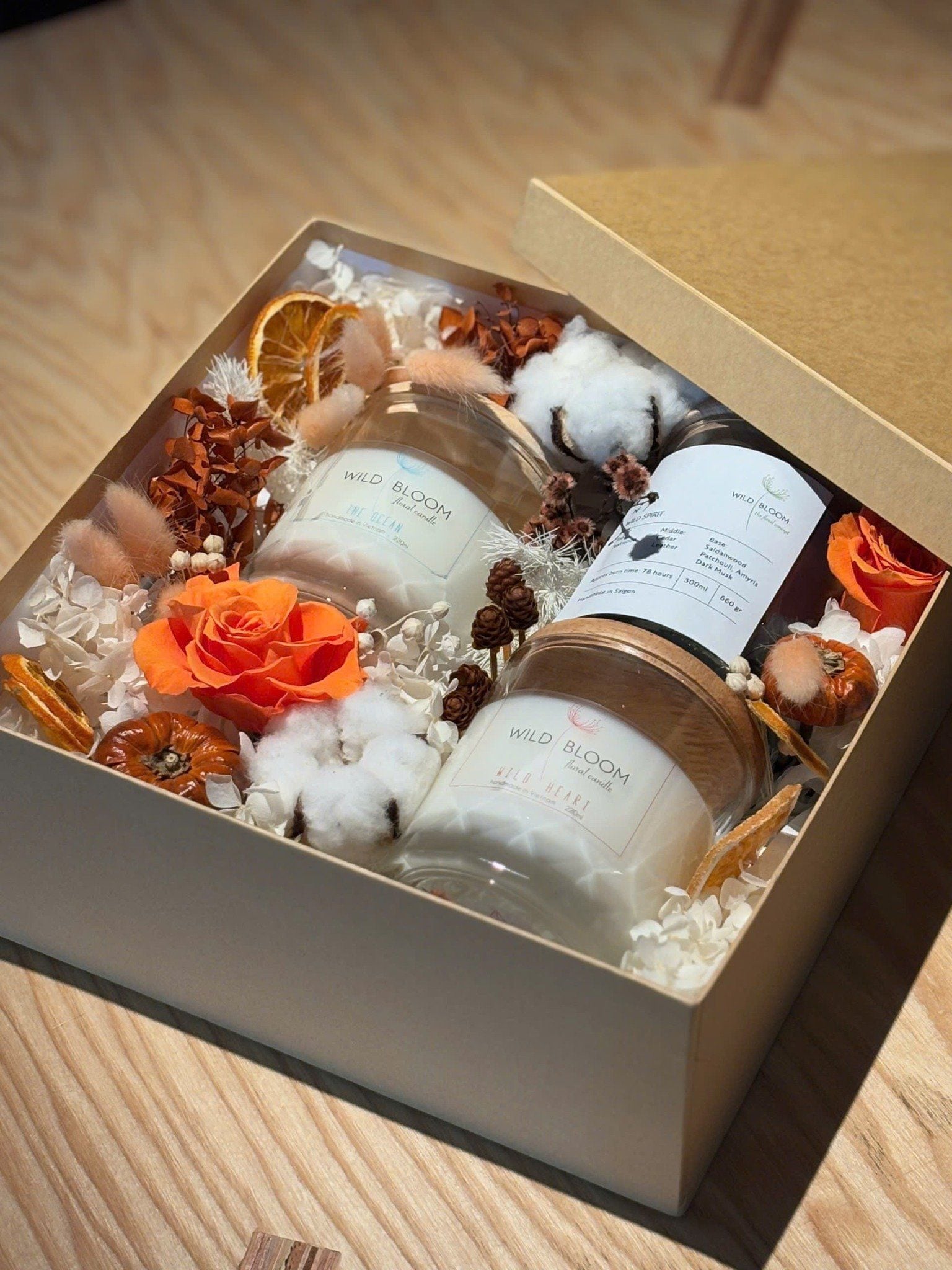 Set quà tặng hoa khô tone cam & nến thơm