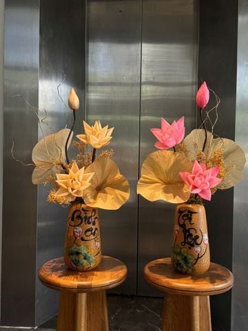 Bình hoa sen Bình An-Tài Lộc