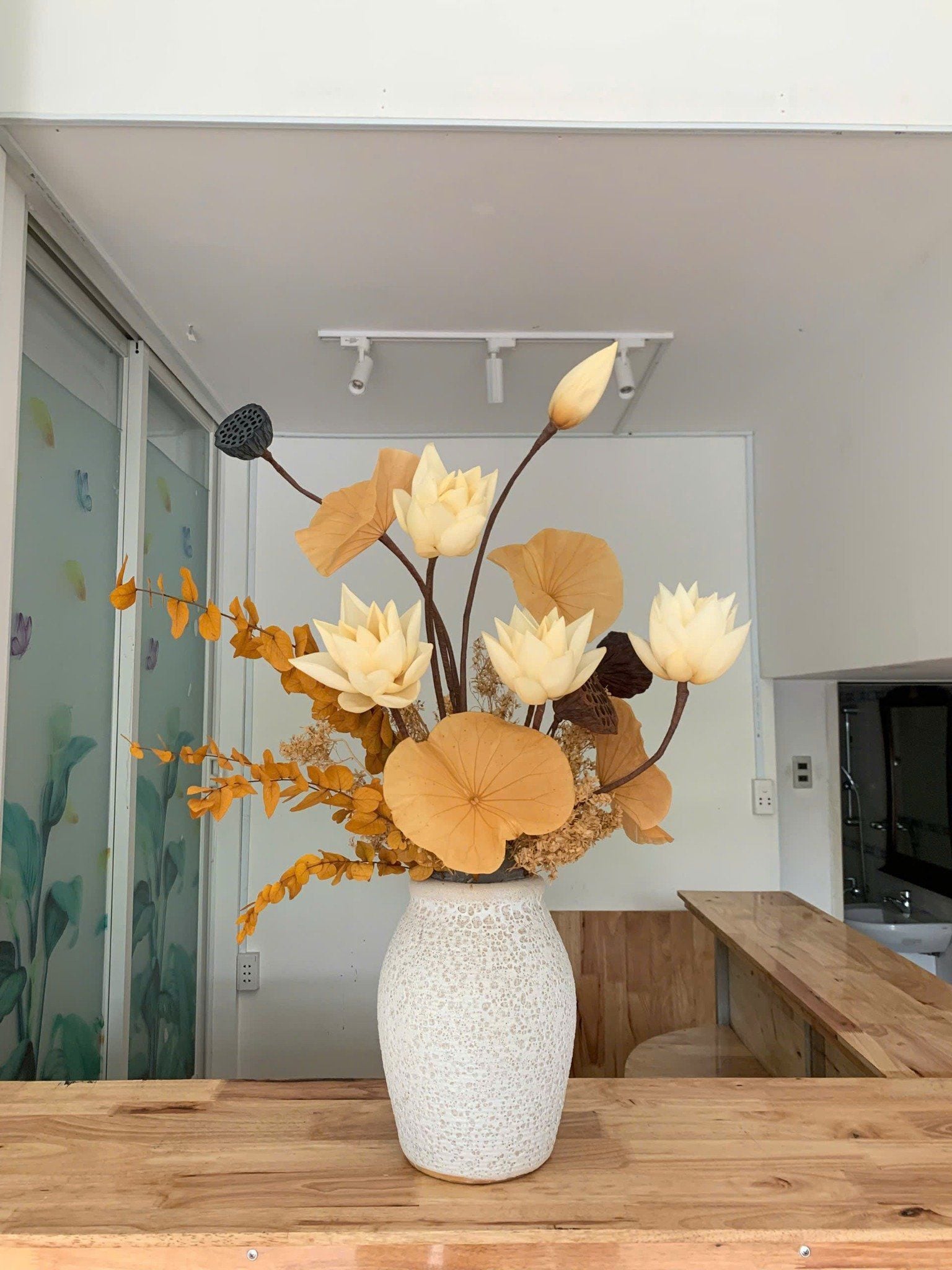 Bình hoa sen preserved M180016L