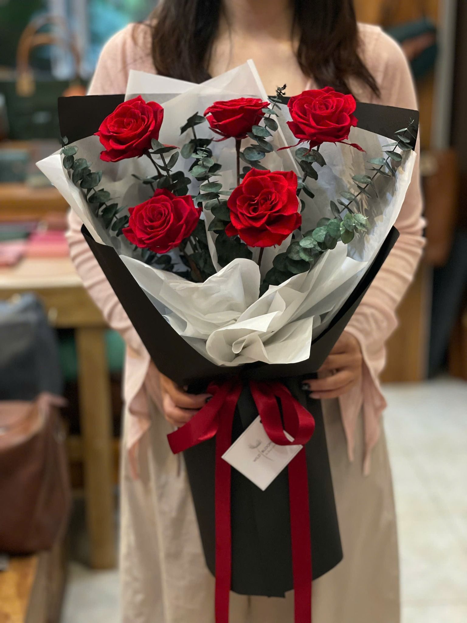 Bó hoa hồng đỏ Everlasting Rose M110233M