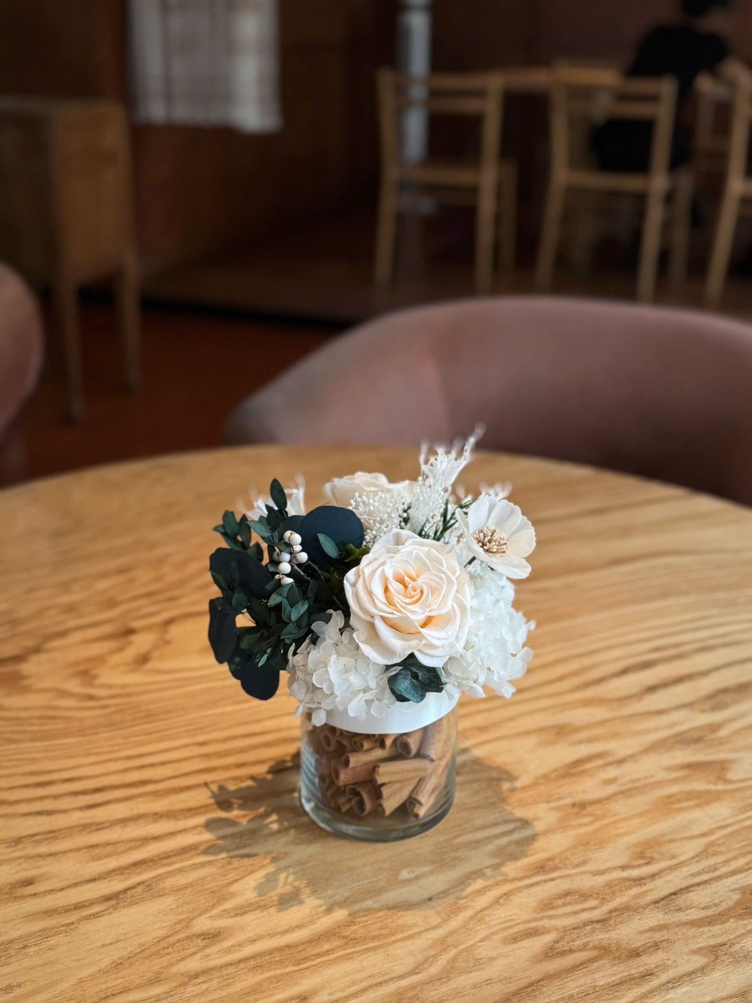 Chậu hoa khô centerpiece bàn cafe