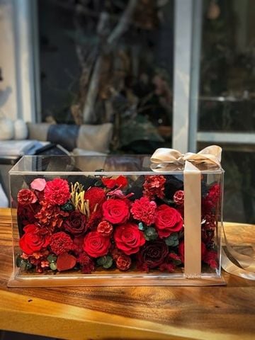 Hộp hoa sinh nhật tone đỏ M120242L