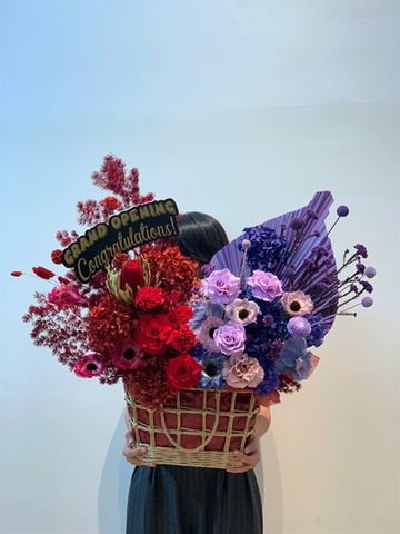 Giỏ hoa chúc mừng tone đỏ tím M14016XL