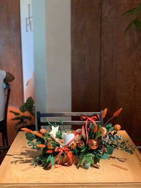 Khay hoa & nến thơm trang trí bàn ăn xmas