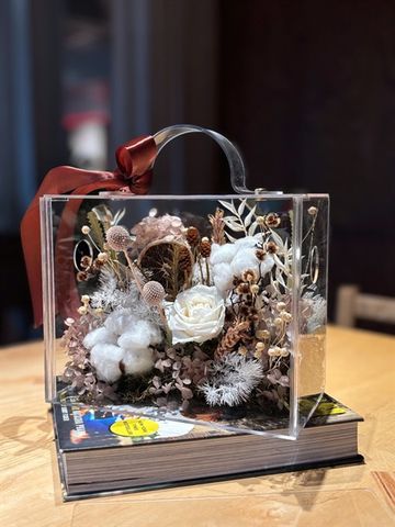 Hộp hoa khô tone neautral H18xW22xD12cm