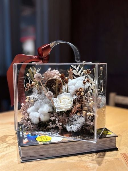 Hộp hoa khô tone neautral H18xW22xD12cm
