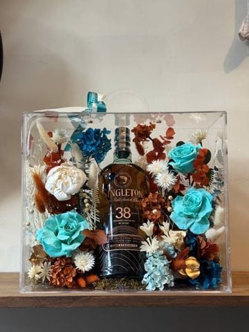 Hộp hoa hồng trang trí rượu cao cấp