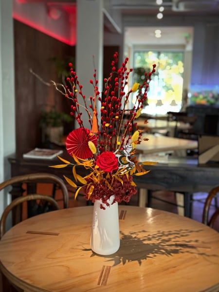 Bình hoa Tết nụ tầm xuân đỏ M130711S