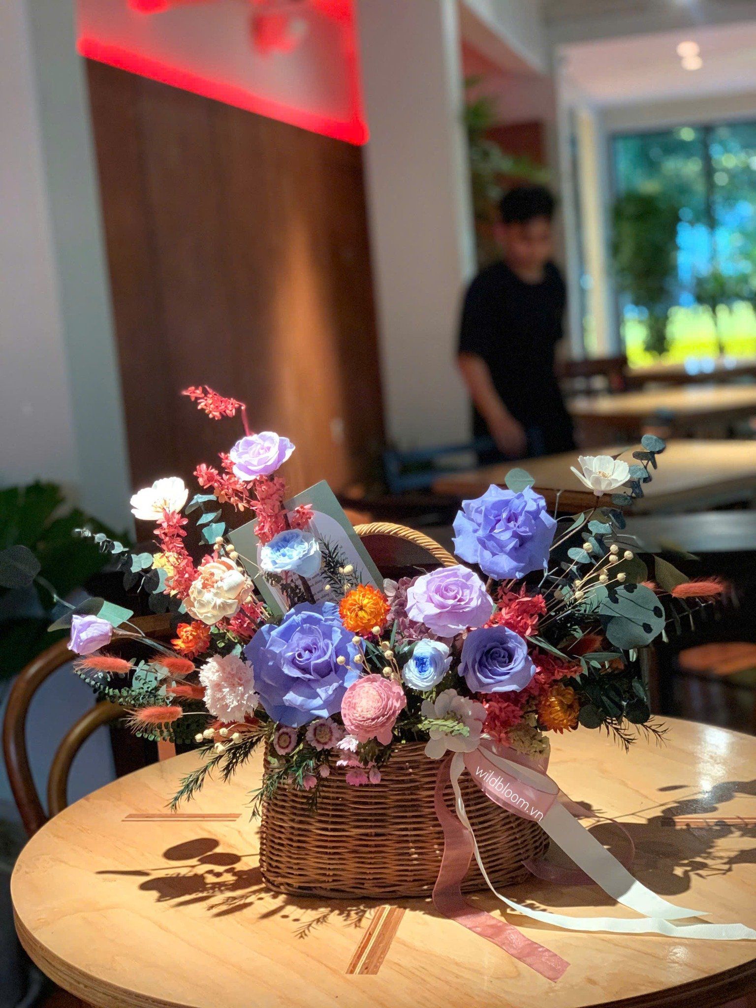 Giỏ hoa khô tone tím xanh M14014M