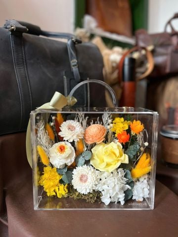 Hộp mica hoa khô tone vàng hồng