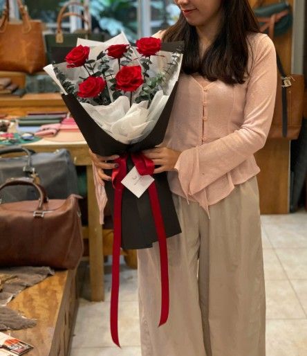 Bó hoa hồng đỏ Everlasting Rose M110233M