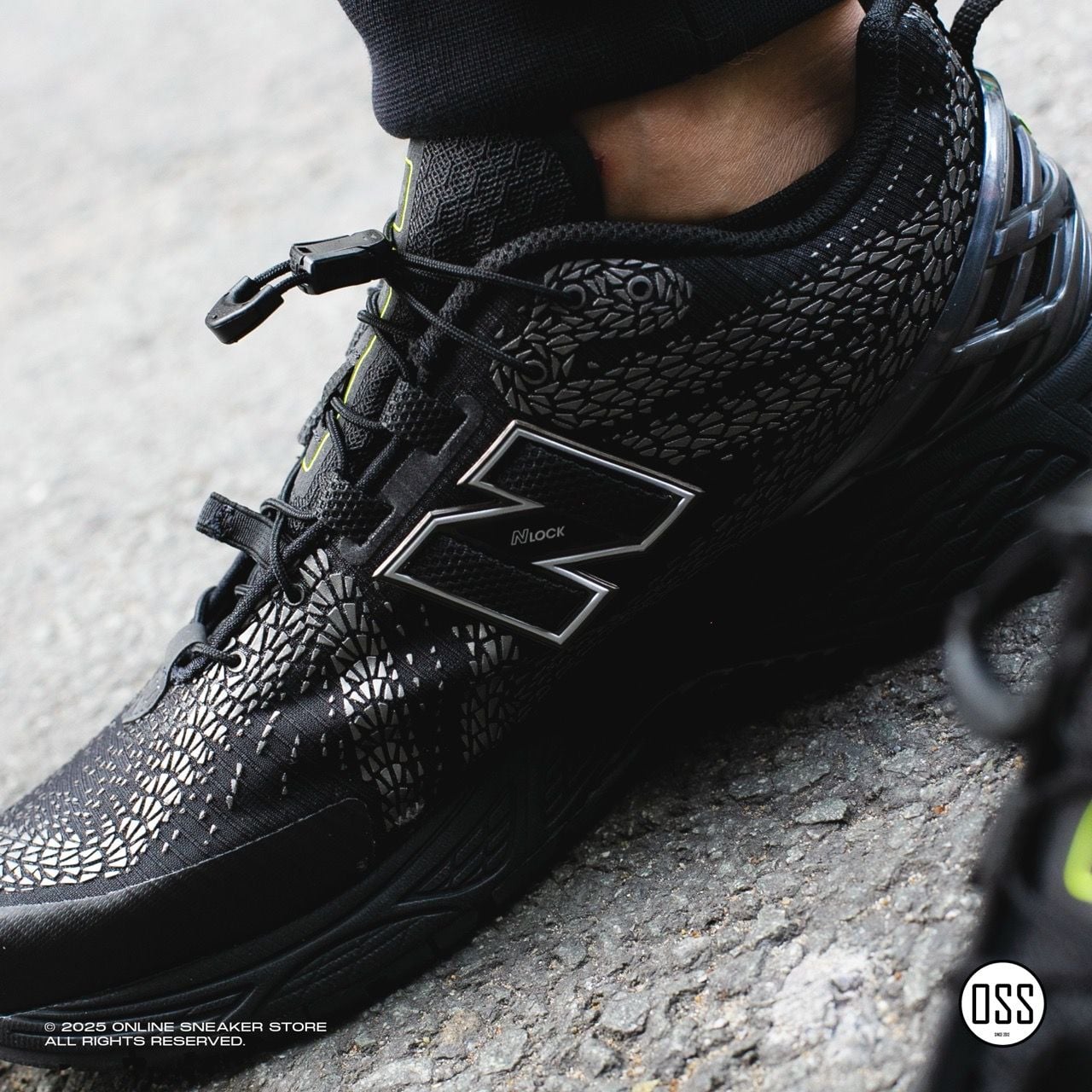  New Balance 1906F - Black 