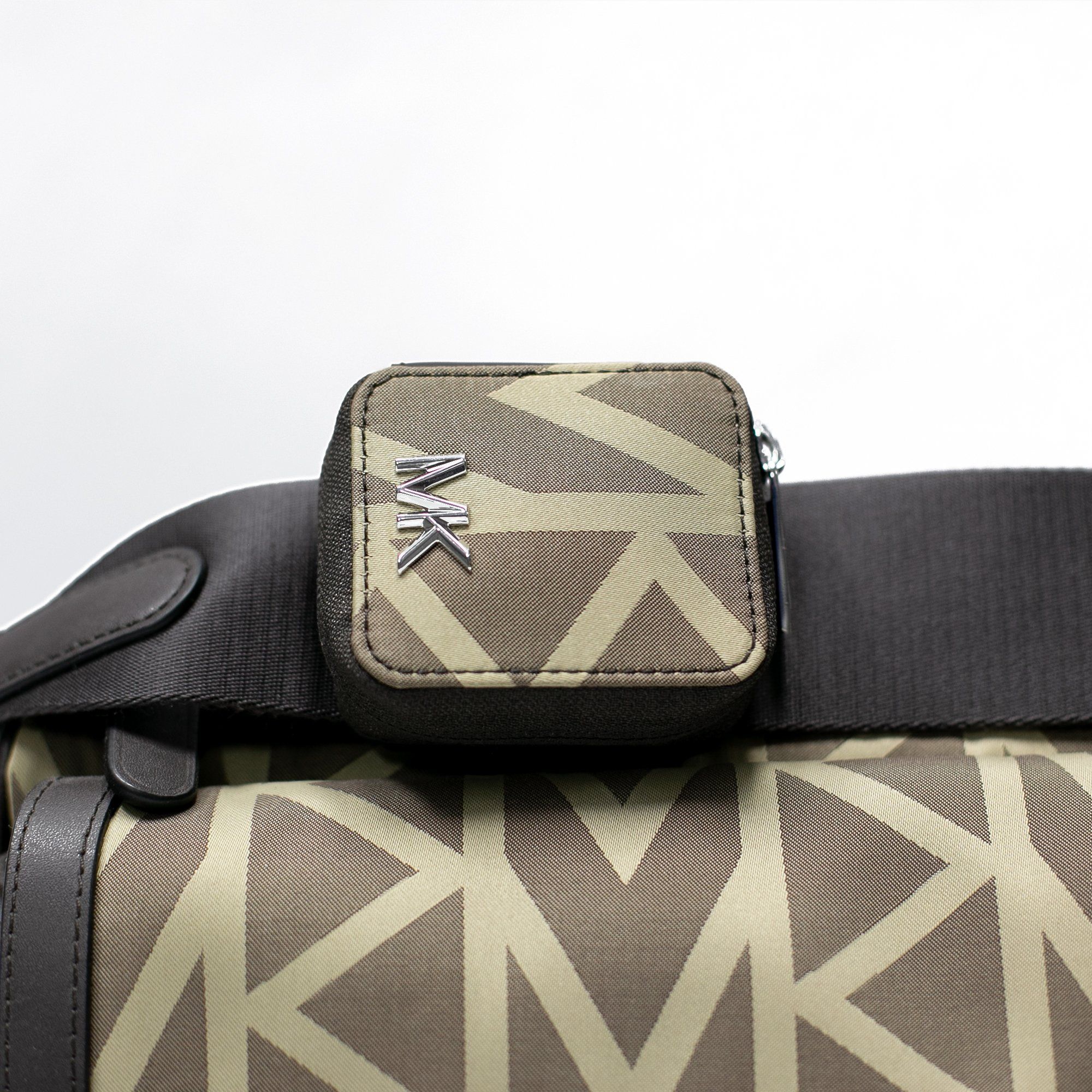  Michael Kors MK2000 Logo Jacquard Messenger Bag 