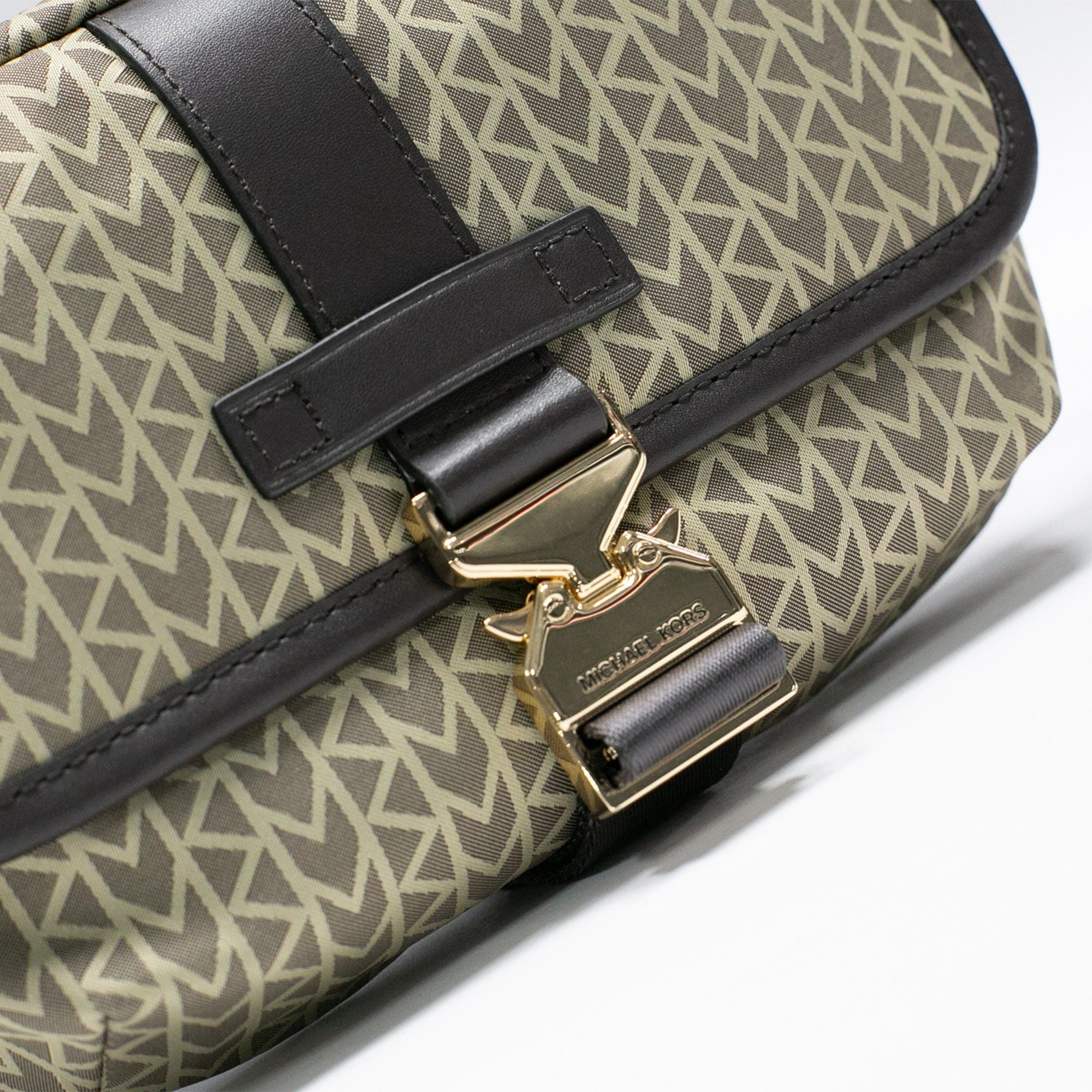  Michael Kors Eli MK2000 Logo Jacquard Sling Pack - Tan 