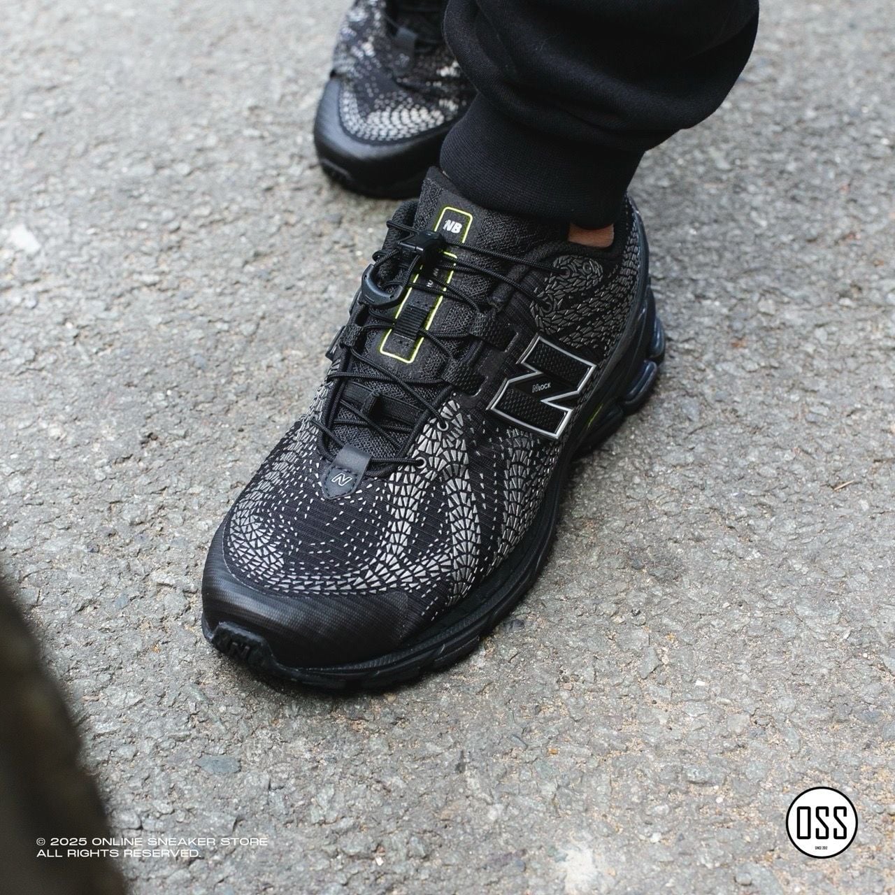  New Balance 1906F - Black 