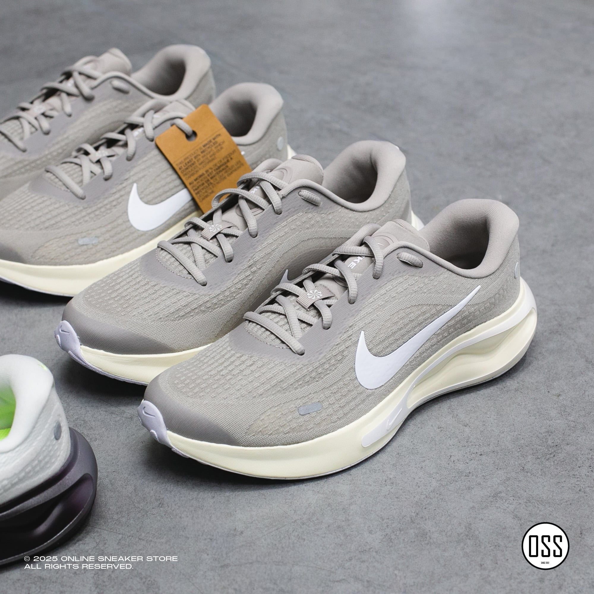  Nike Journey Run - University Grey / Sail White 