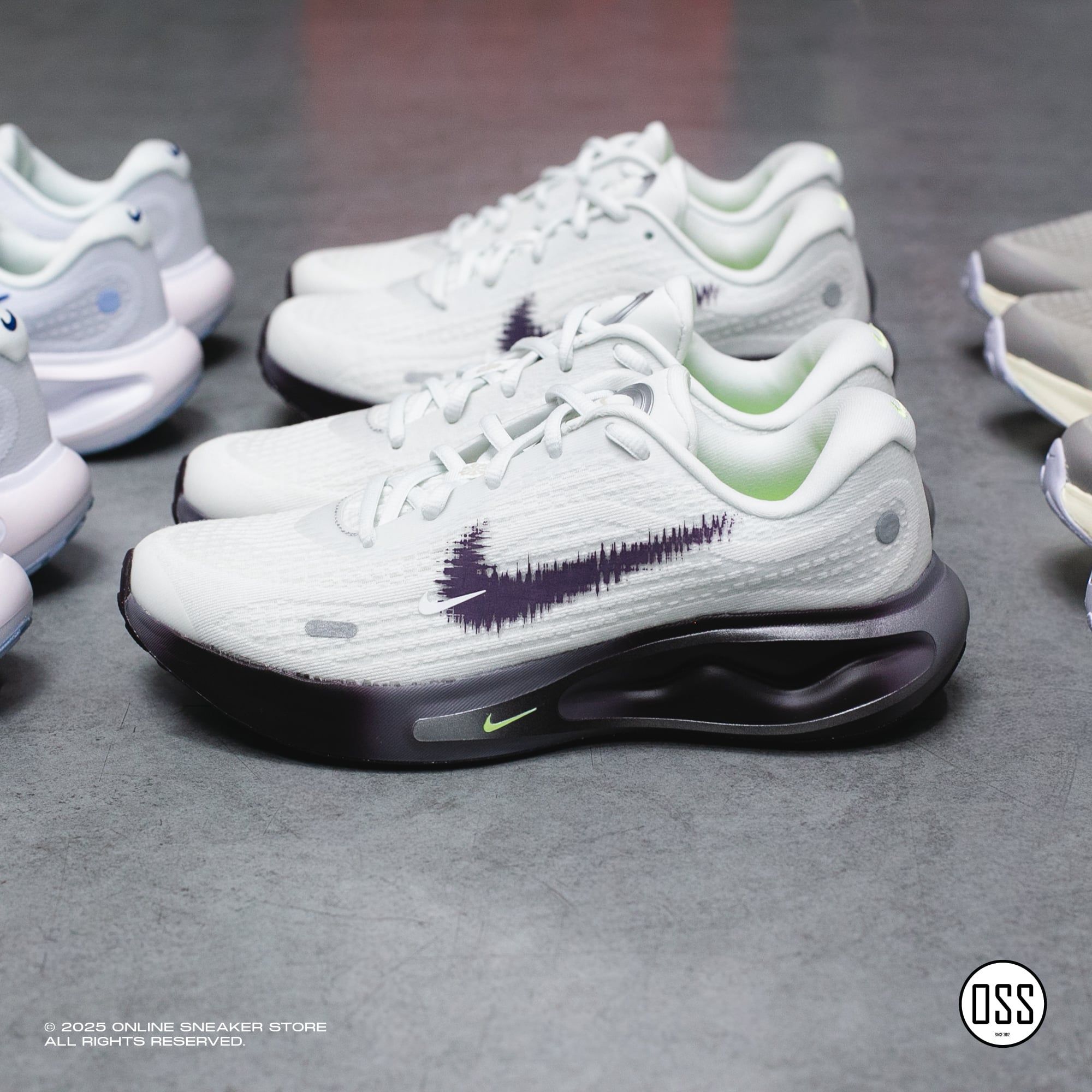  Nike Journey Run - Peak White / Dark Purple 