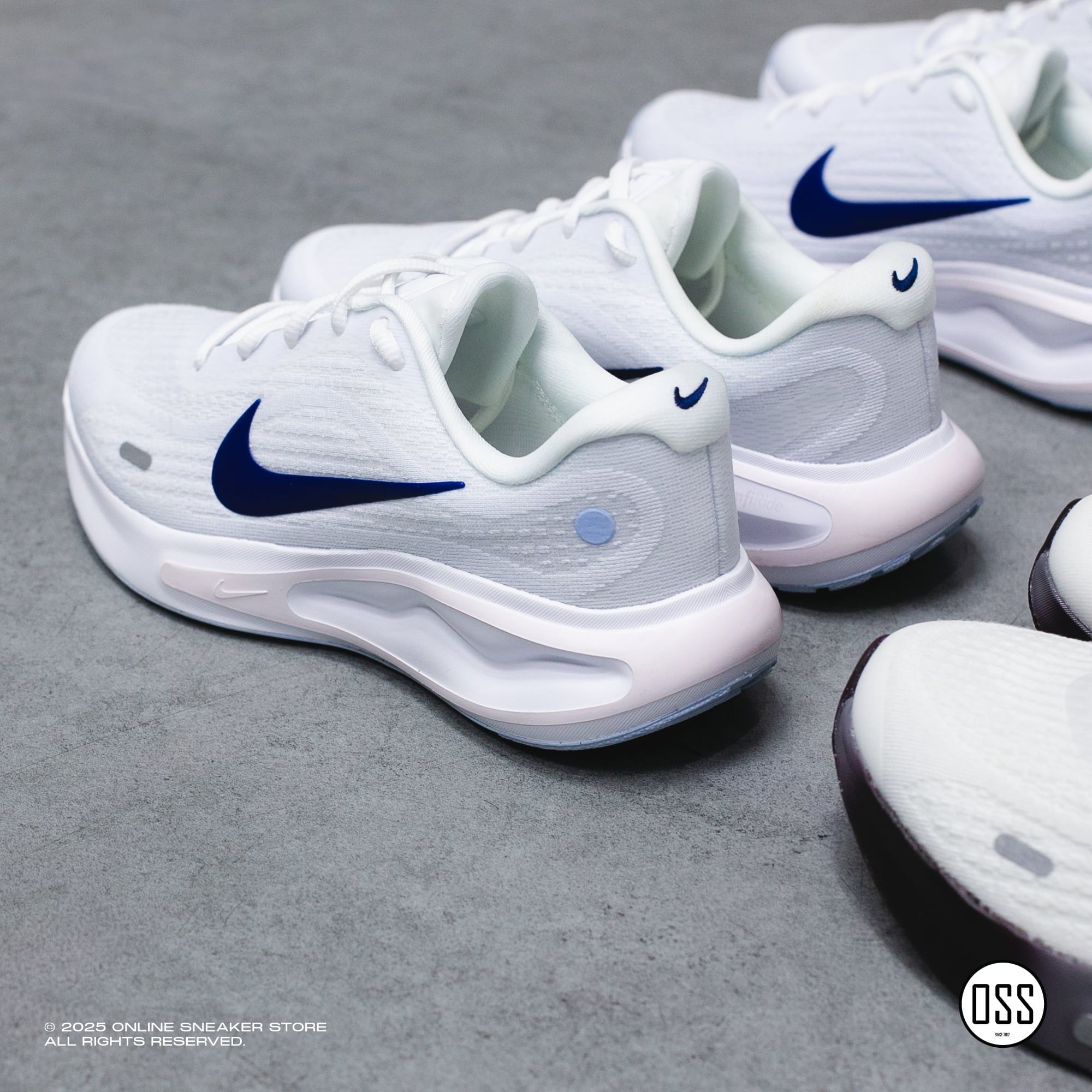  Nike Journey Run - White / Hydrogen Blue 