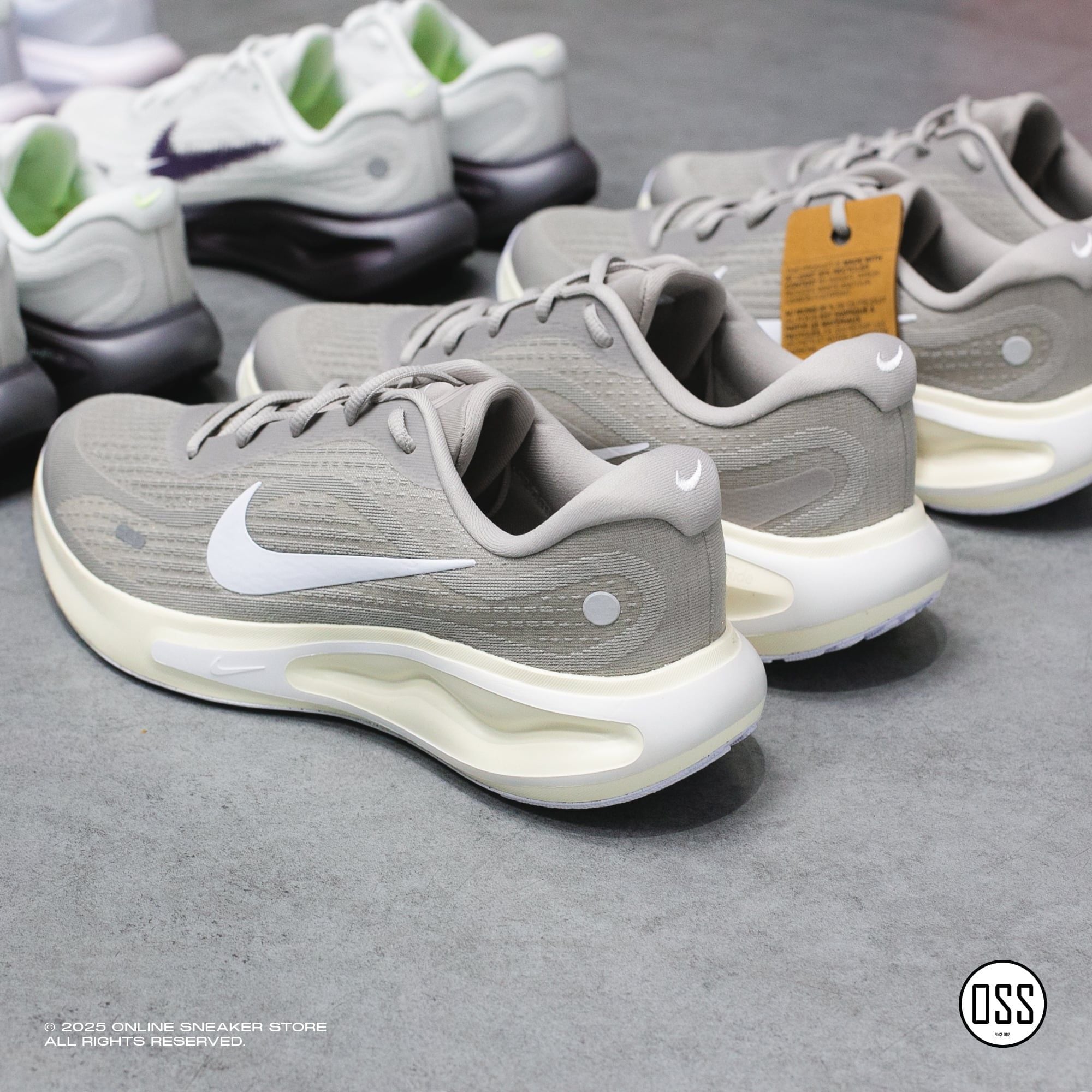  Nike Journey Run - University Grey / Sail White 