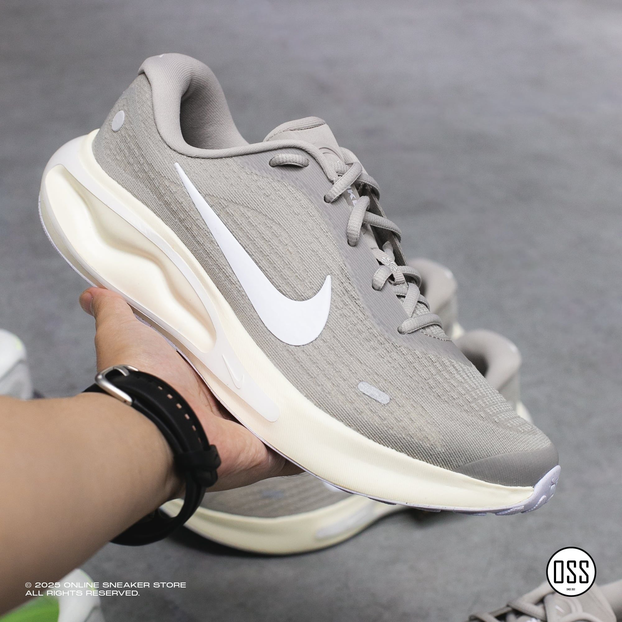  Nike Journey Run - University Grey / Sail White 