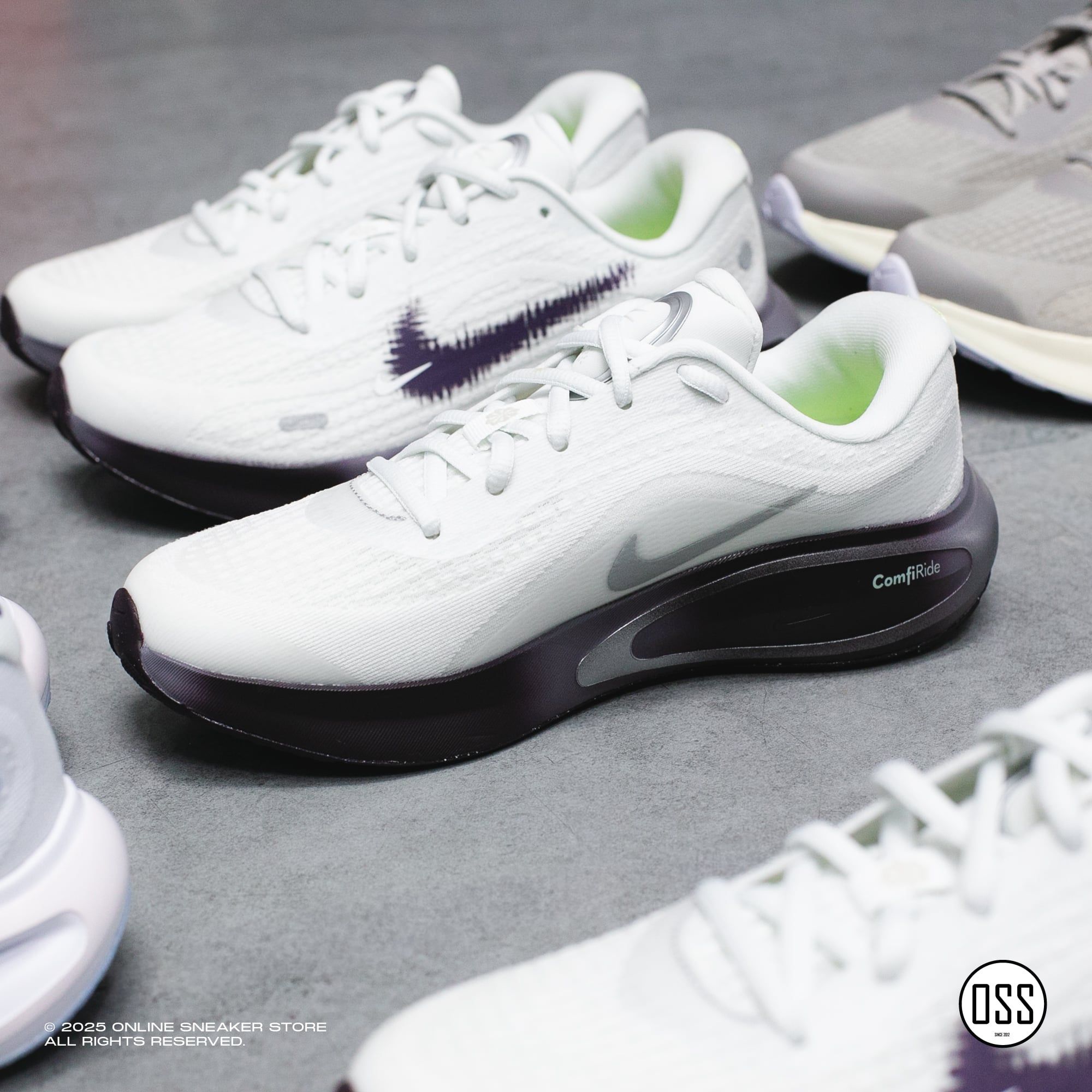  Nike Journey Run - Peak White / Dark Purple 